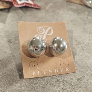 Plunder Silver Stud Earrings